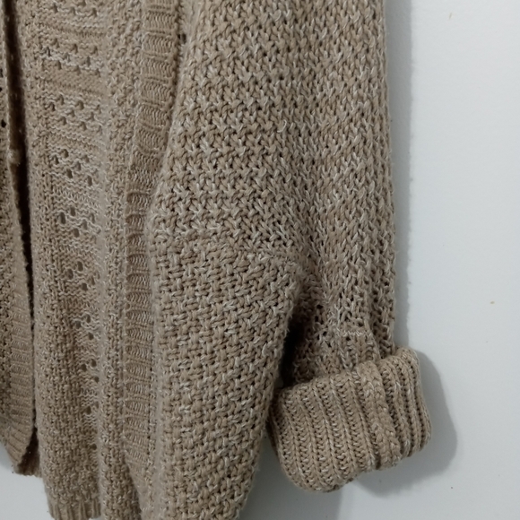 Charlotte Russe Beige Oversize slouchy Knit Sweater with 3/4 sleeves - Picture 11 of 13